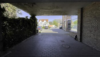 Immeuble de bureaux avec logements et commerces