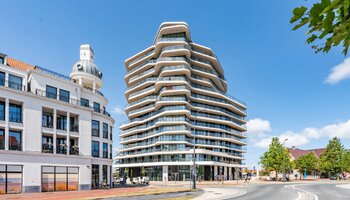 Beaux appartements élégants avec vue sur l'arrière-pays 