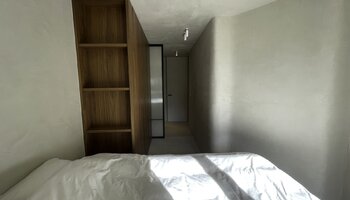 Appartement luxueusement rénové de 3 CH avec vue mer frontale 