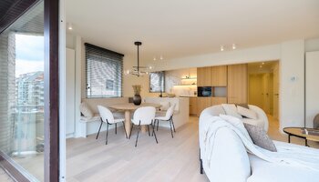 Prachtig gerenoveerd hoekappartement met 3 slpk op de Lippenslaan 