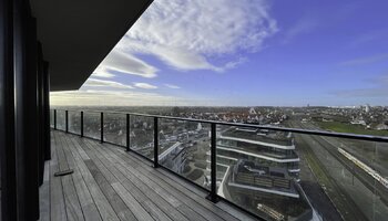 Beaux appartements élégants avec vue sur l'arrière-pays 