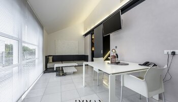 Propriété à rendement exclusif avec maison privée, b&b, wellness et entrepôt 