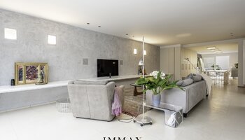 Propriété à rendement exclusif avec maison privée, b&b, wellness et entrepôt 