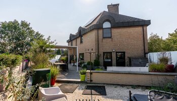 Uitzonderlijk triplex-appartement met groot zongericht terras 