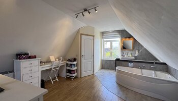 Mooi gelegen woning aan de Langerei met stadskoer 