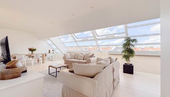 Penthouse lumineux avec belle terrasse ensoleillée 