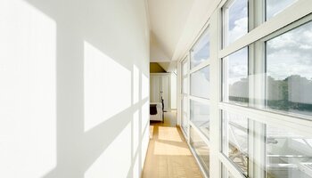 Penthouse lumineux avec belle terrasse ensoleillée 