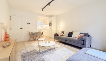 Prachtig gerenoveerd gelijkvloers-appartement 