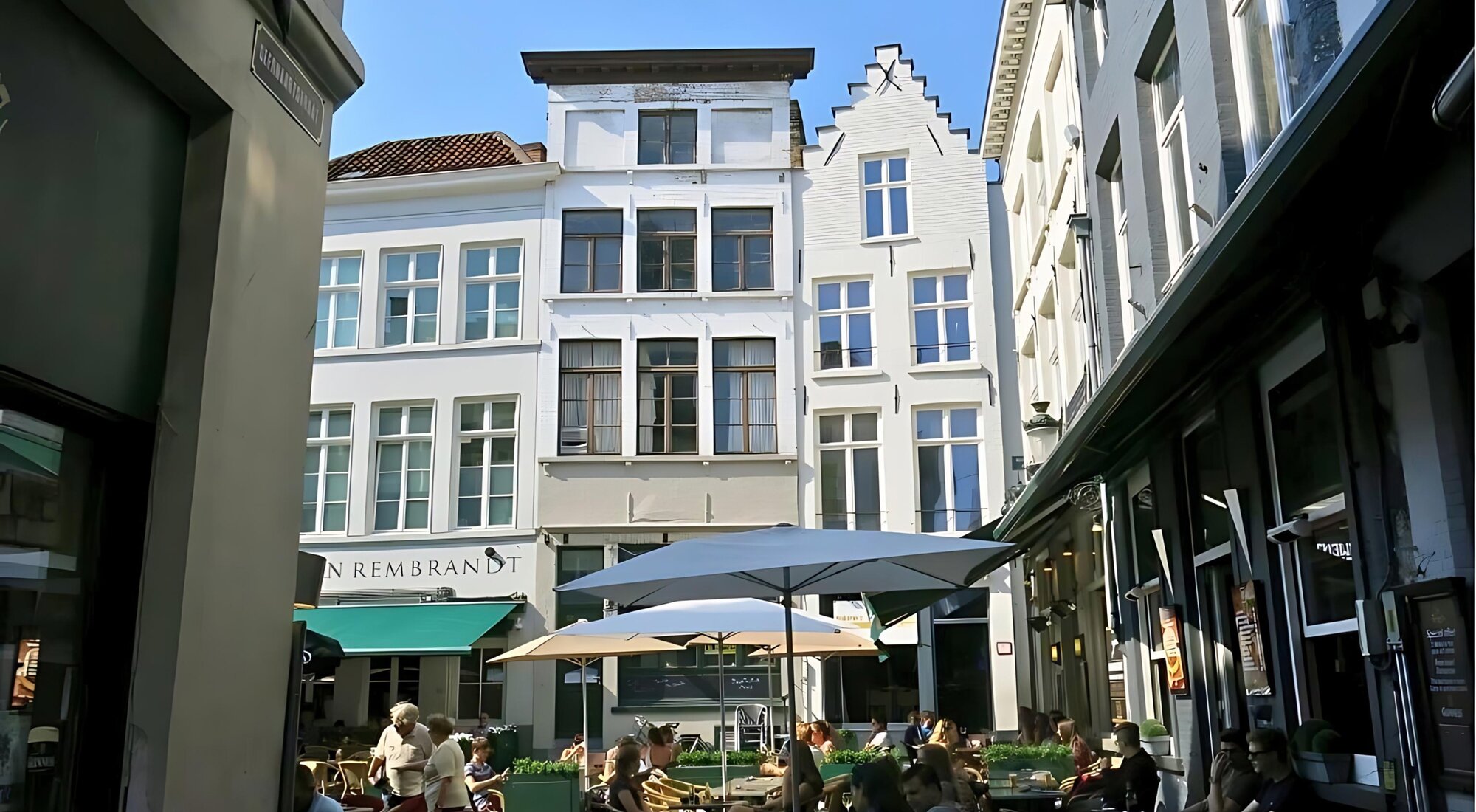 Établissement de restauration avec terrasse sur l'Eiermarkt 