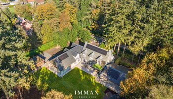 Sublime villa avec piscine intérieure au bord de Tillegembos