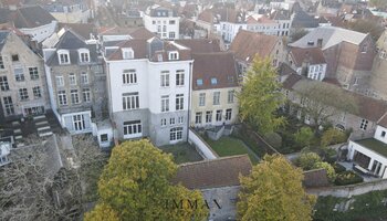 Uniek monumentaal stadspaleis - voormalig  'Hotel Walburg' - met binnentuin en koetshuis