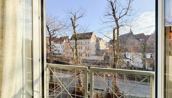 Instapklaar appartement met mooi zicht, terras en garage